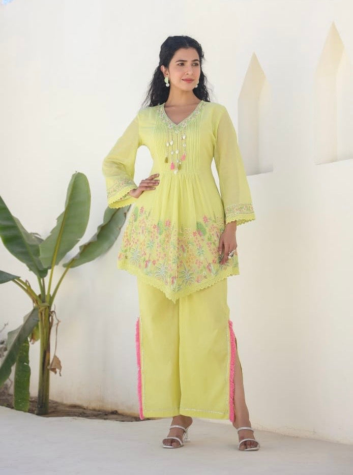 Beautiful Two Piece Designer Floral Print Malmal Co-ord Set