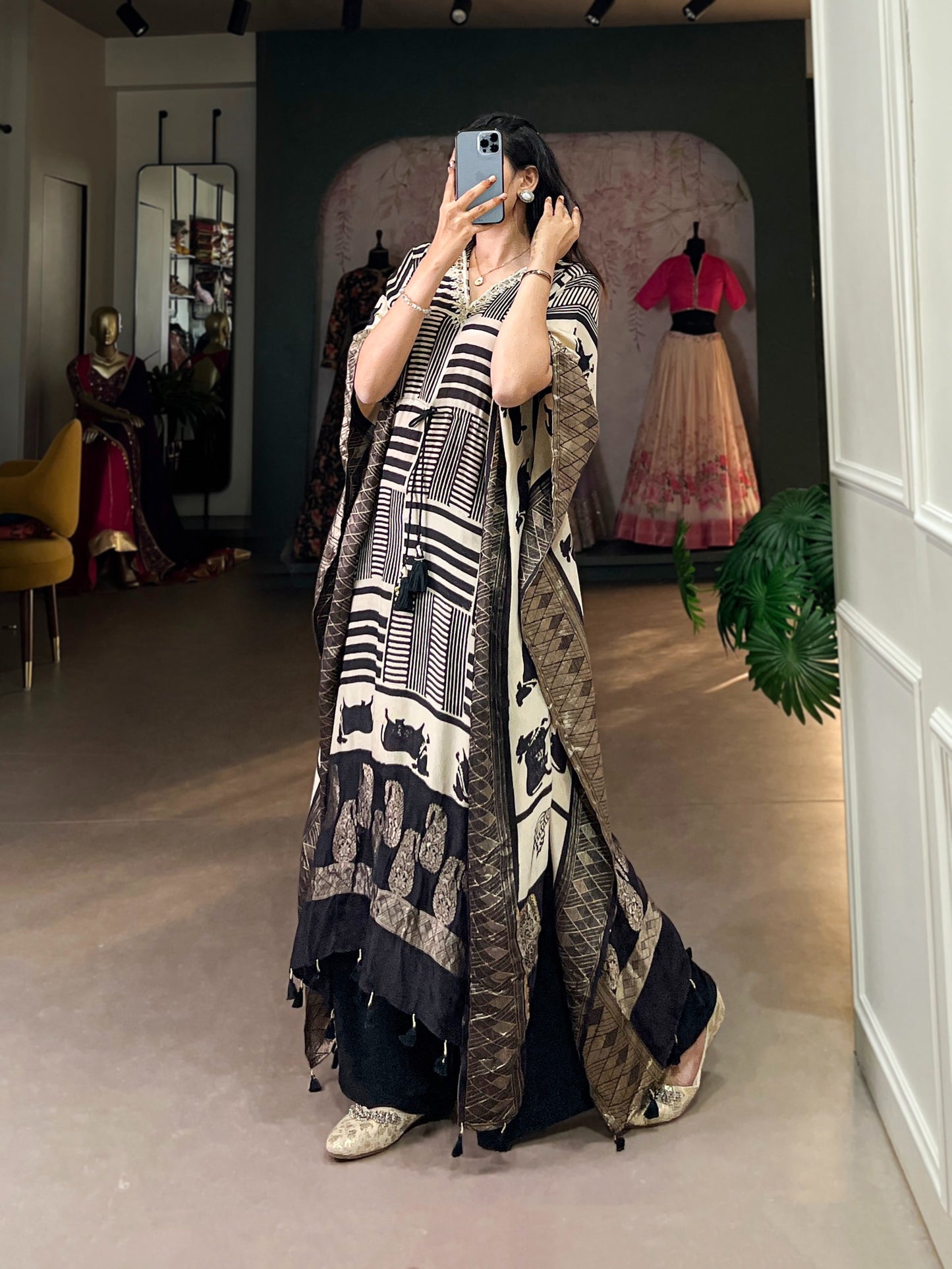 Pure Viscose Zari Border Kaftan