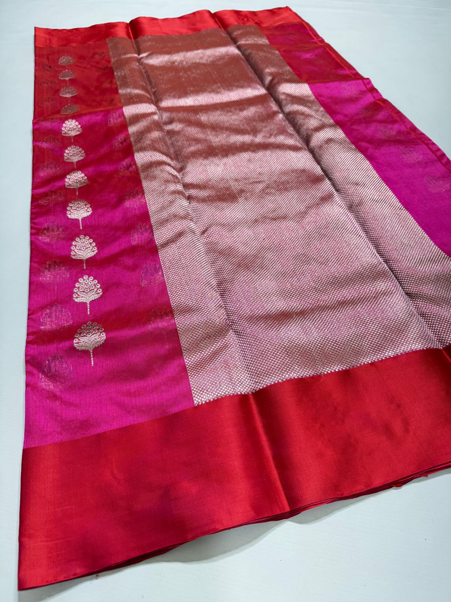 Fuchsia & Vermilion Zari Weave Chanderi Katan Silk Saree