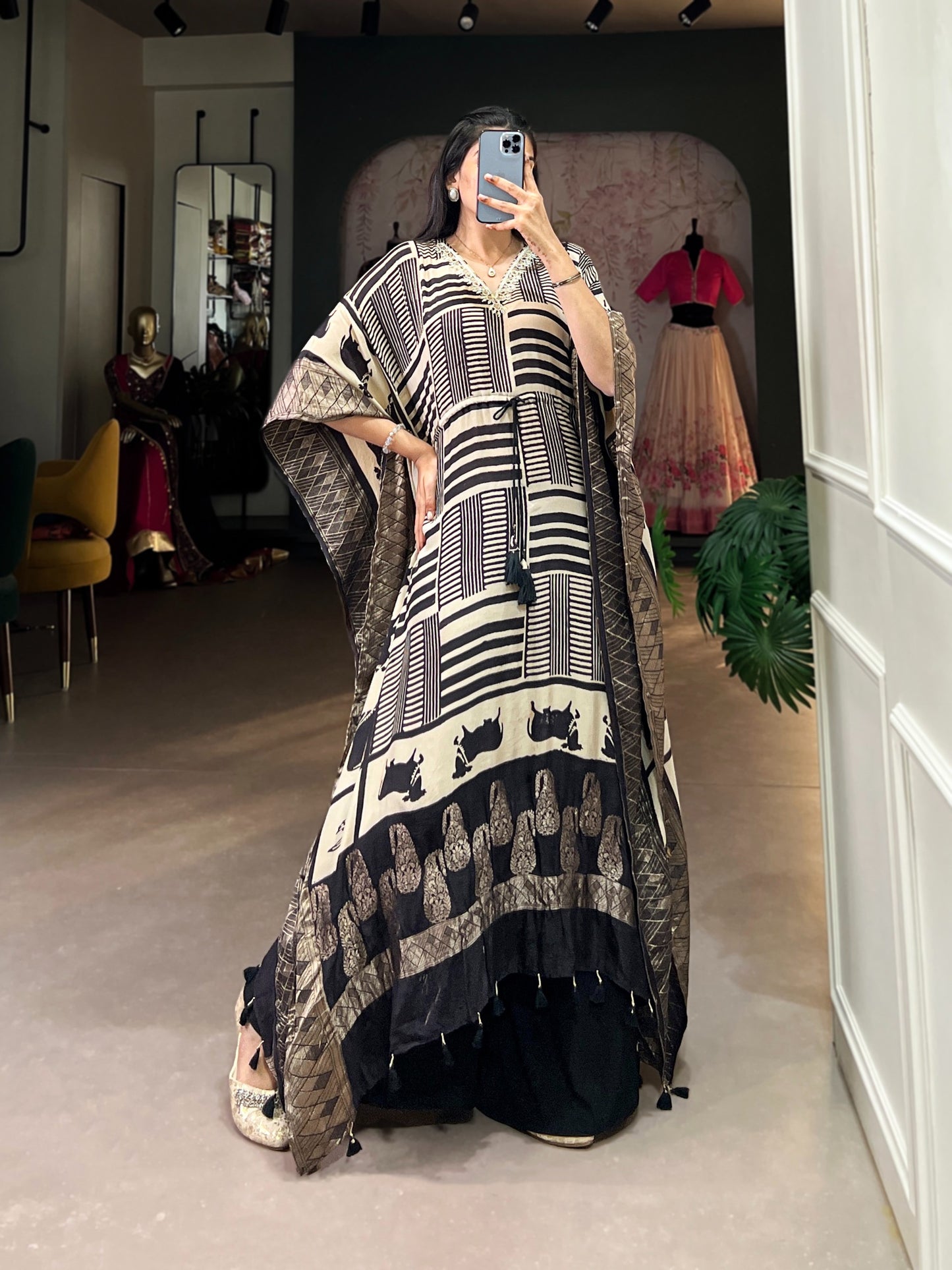 Pure Viscose Zari Border Kaftan