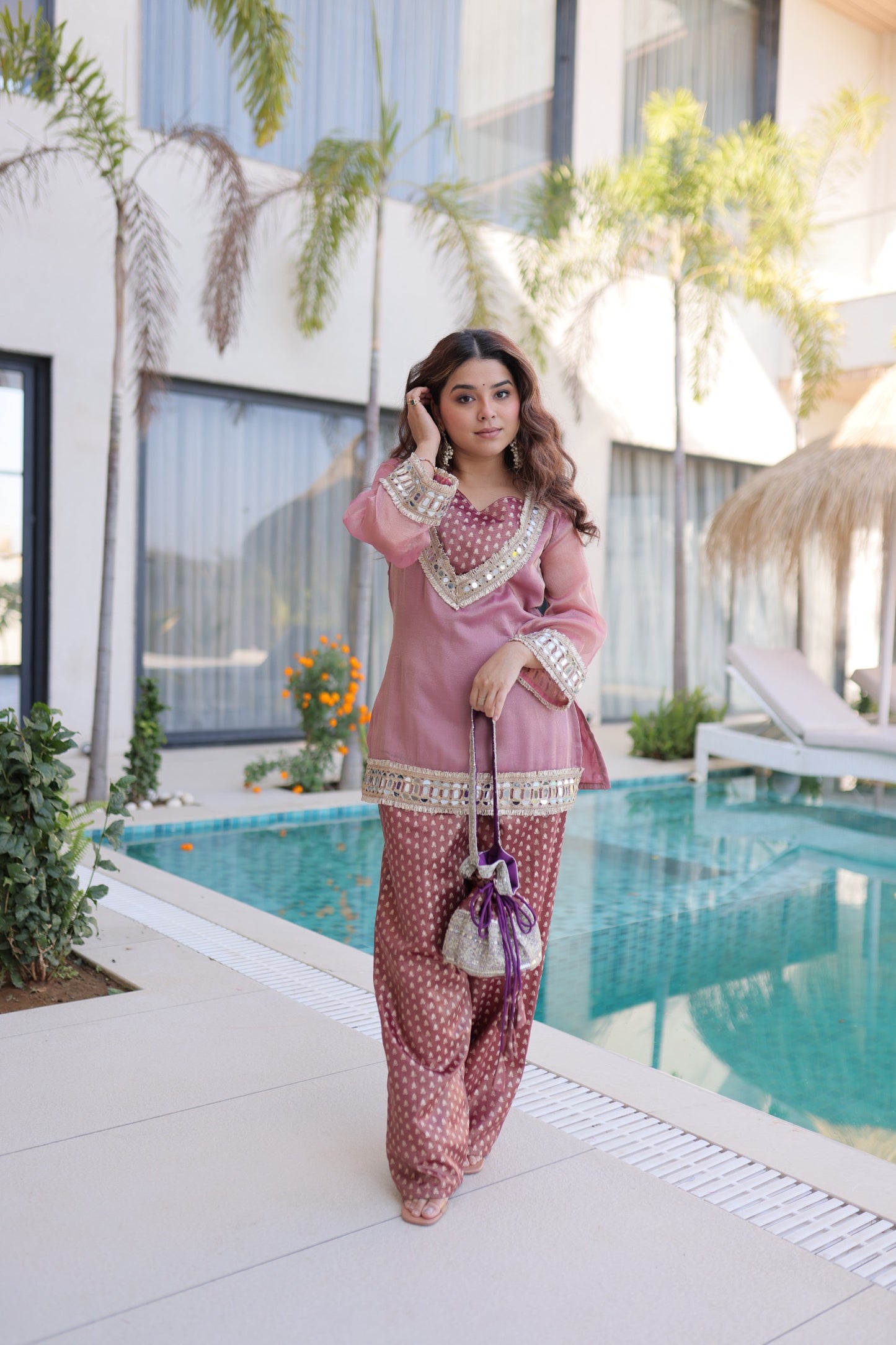 The Contemporary Gota Patti Kurta & Pant with Batwa