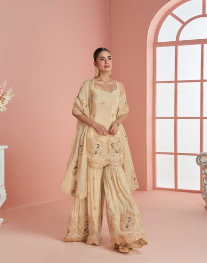Dramatic flowing volume with intricate designs