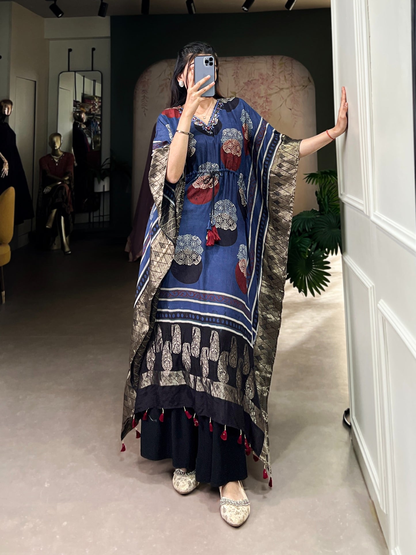 Pure Viscose Zari Border Kaftan