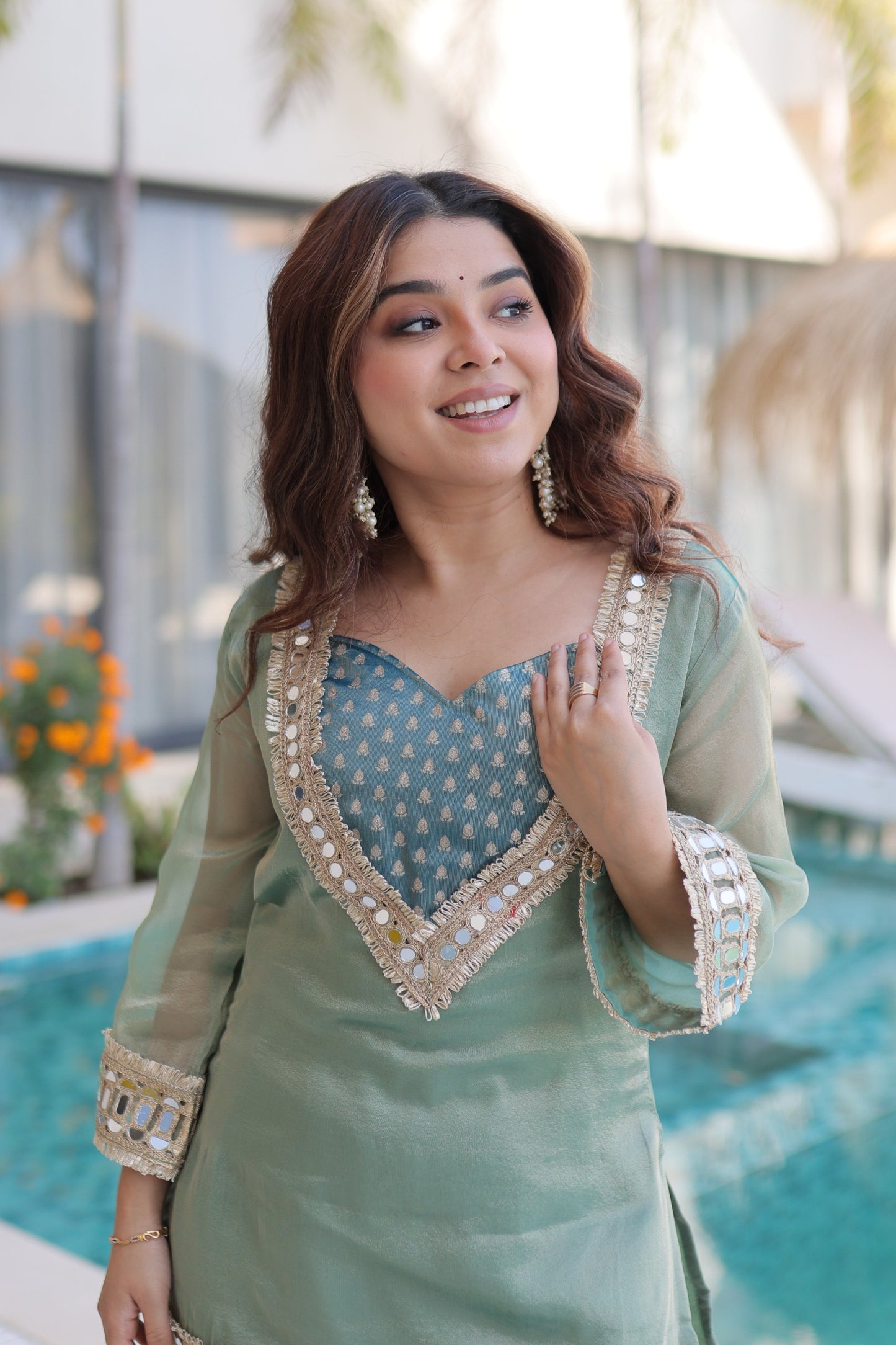 The Contemporary Gota Patti Kurta & Pant with Batwa